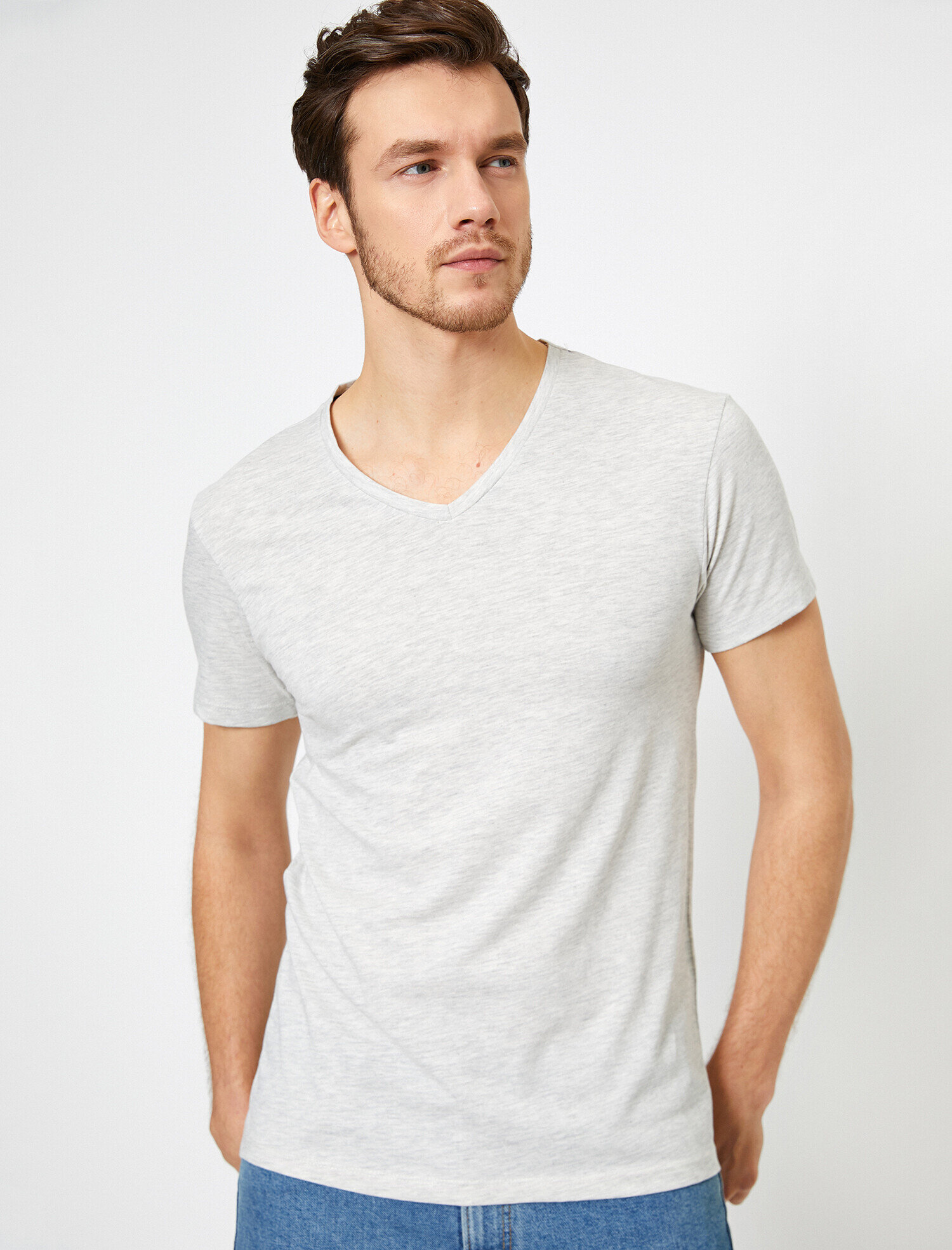V Yaka Esnek Kumaşlı Süper Slim Fit Basic Tişört