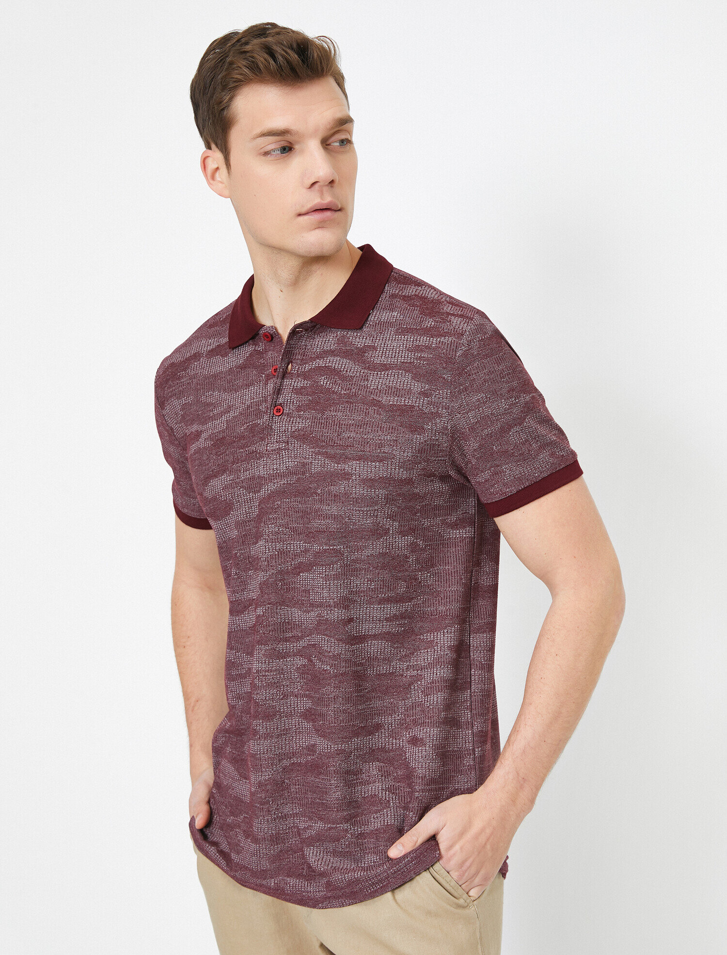   Polo Yaka Kısa Kollu Desenli Tişört