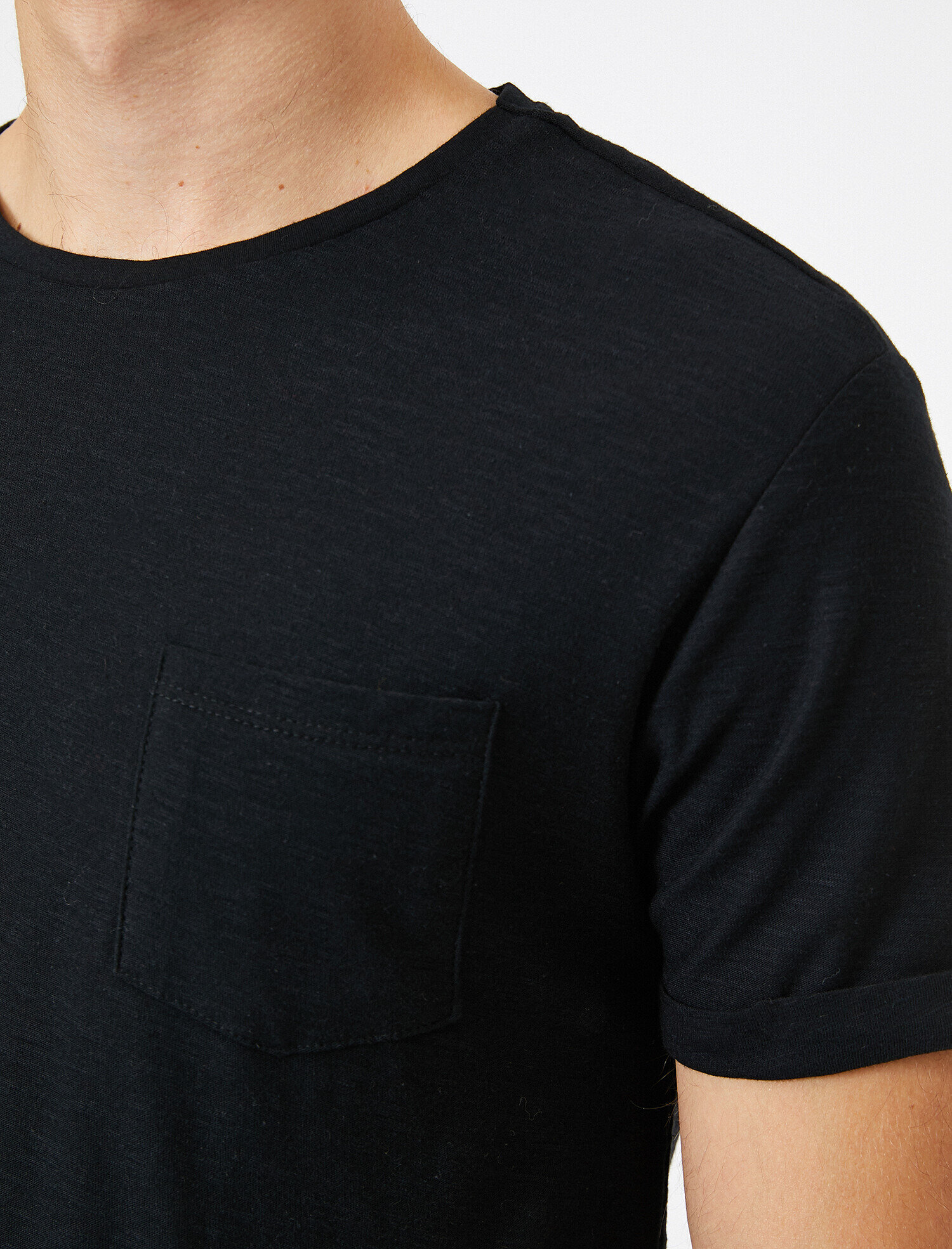   Bisiklet Yaka Cep Detaylı Flamlı Kumaş Dar Kesim Basic Tişört