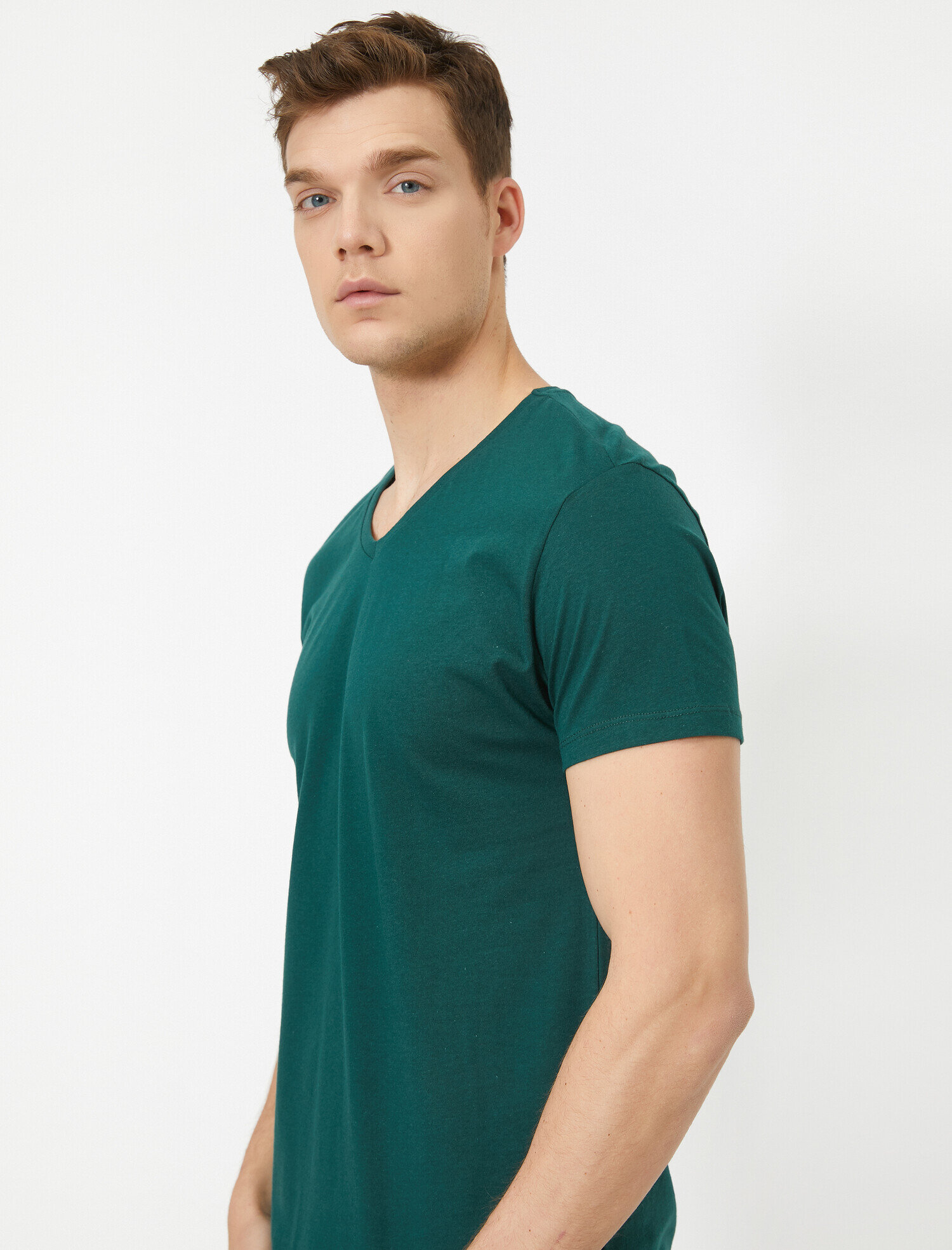   V Yaka Pamuklu Dar Kesim Basic Tişört