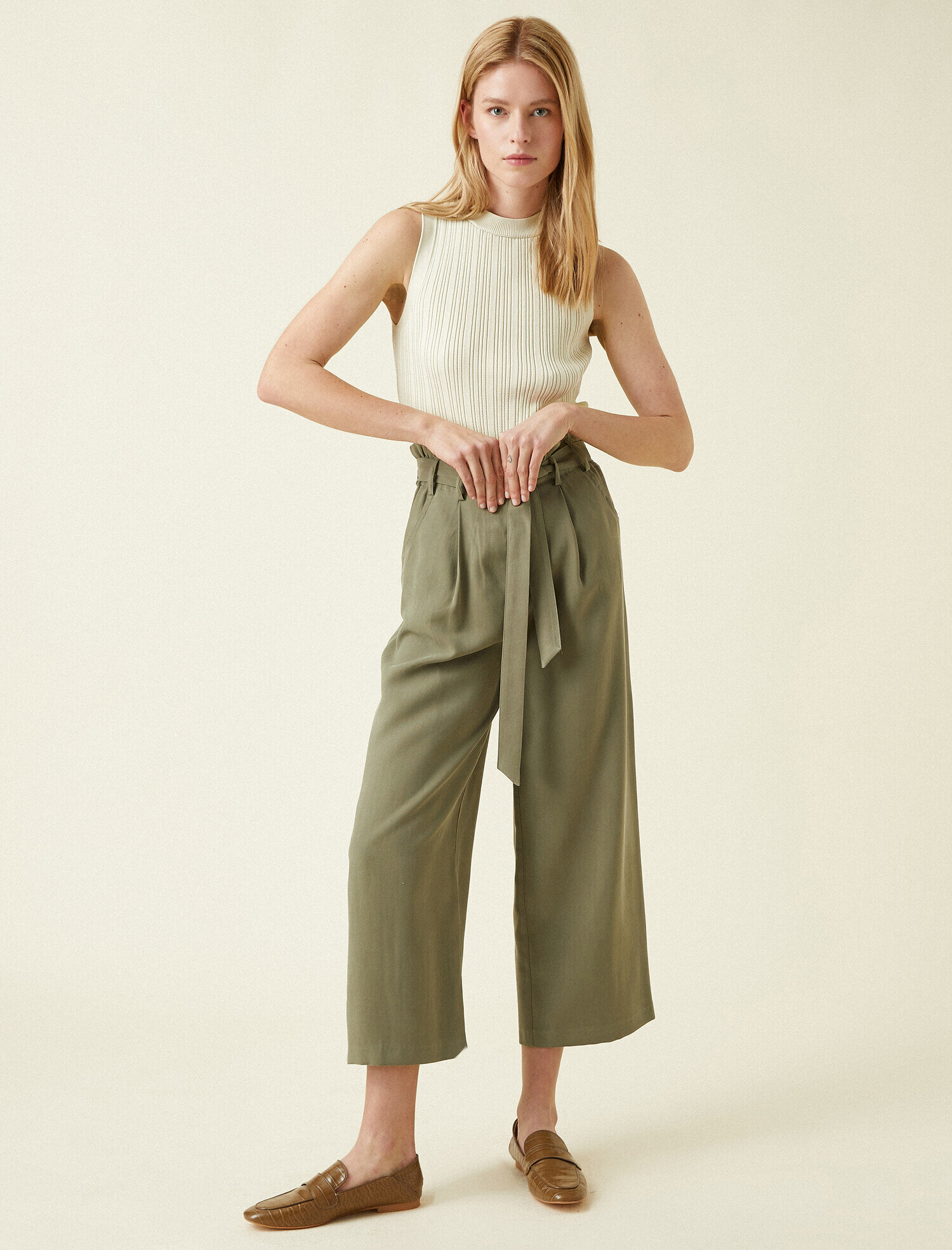   Kemerli Pantolon Geniş Paça