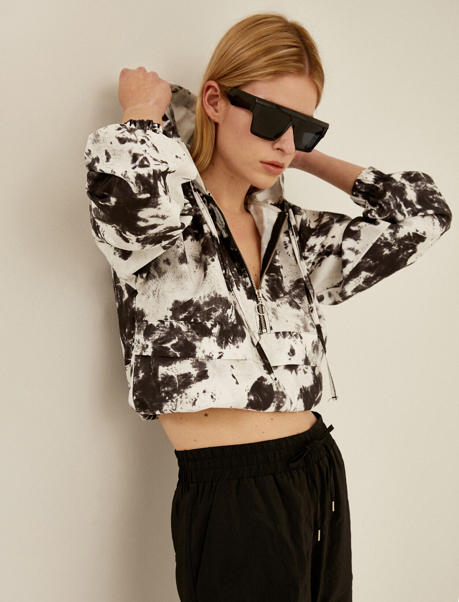   Crop Bluz Kapüşonlu Uzun Kollu Fermuar Detaylı