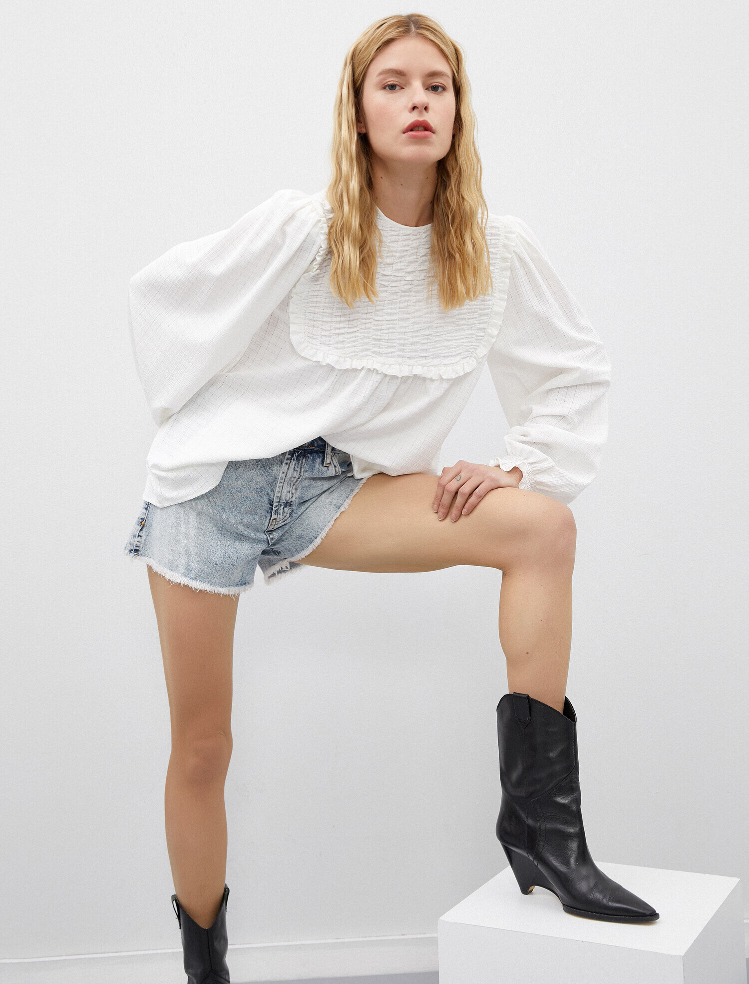   Fırfırlı Tunik Yaka Detaylı