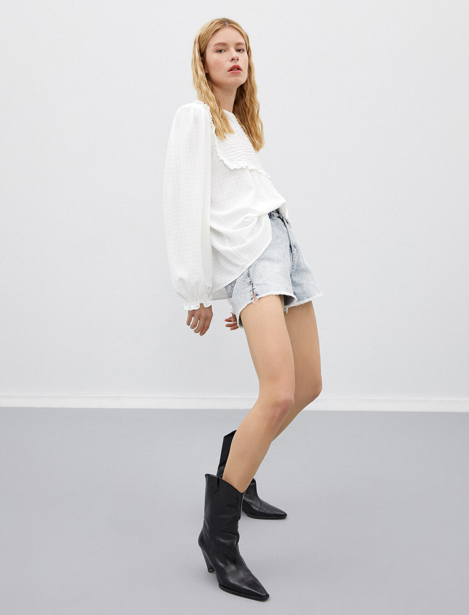   Fırfırlı Tunik Yaka Detaylı