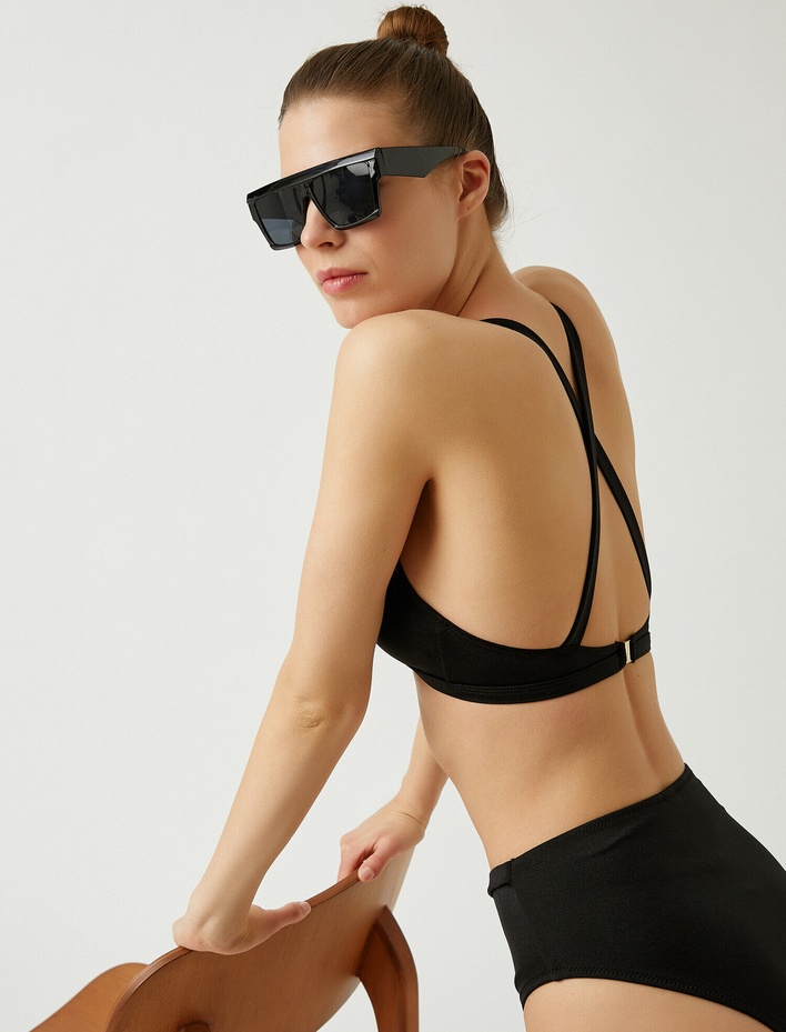  Bikini Üstü Toka Detaylı