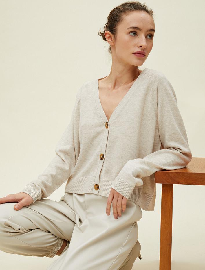  Düğmeli Crop Hırka