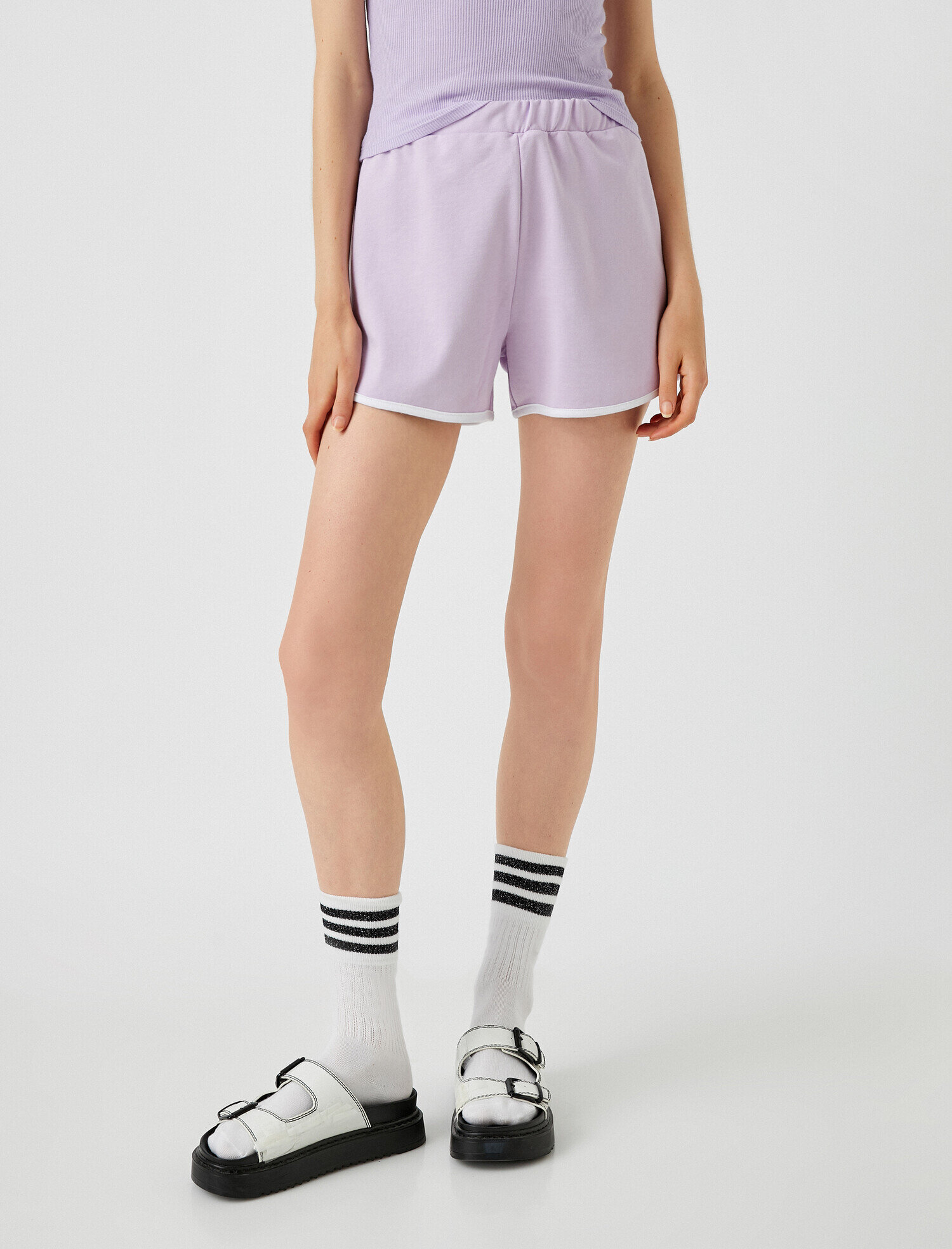   Şerit Detaylı Şort Pamuklu