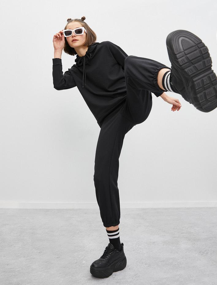  Kapüşonlu Sweatshirt