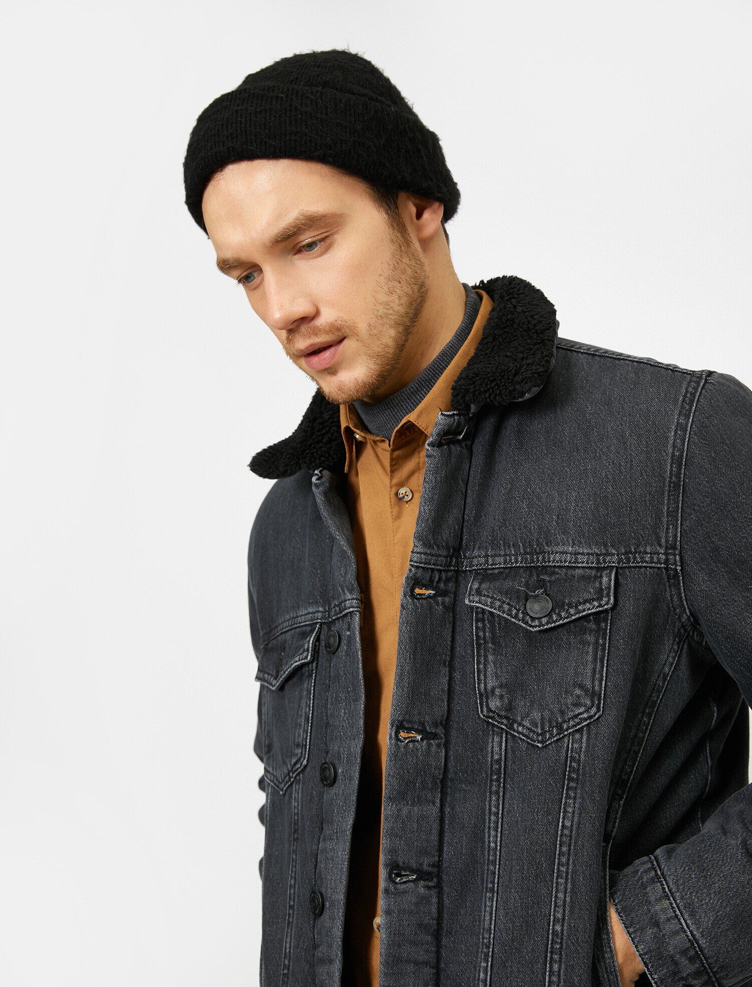   İçi Ve Yakası Suni Kürklü Kolları Kapitone Detaylı Jean Ceket