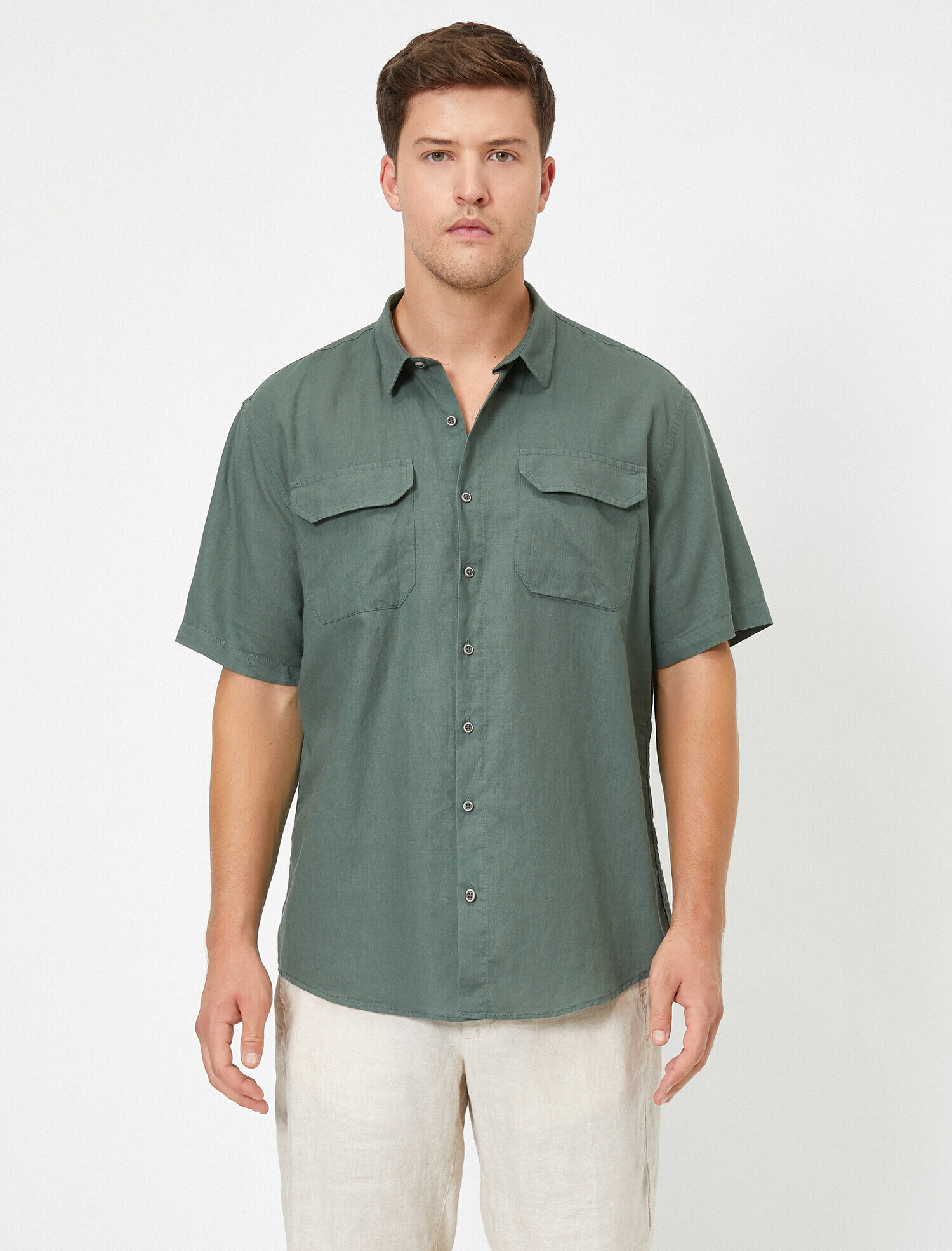   Kapaklı Cepli Kısa Kollu Gömlek