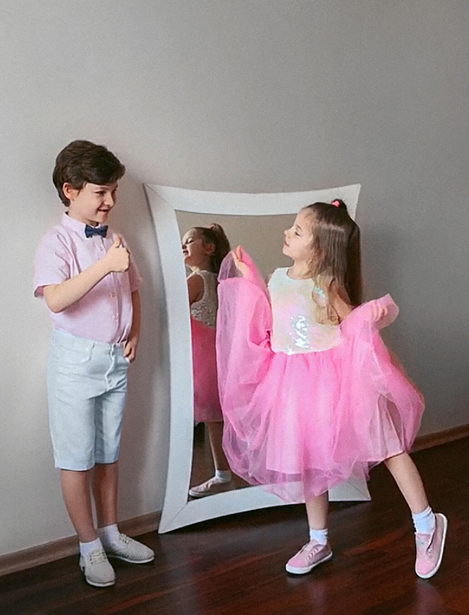  Erkek Çocuk Cepli Papyonlu Kısa Kollu Klasik Yaka Gömlek