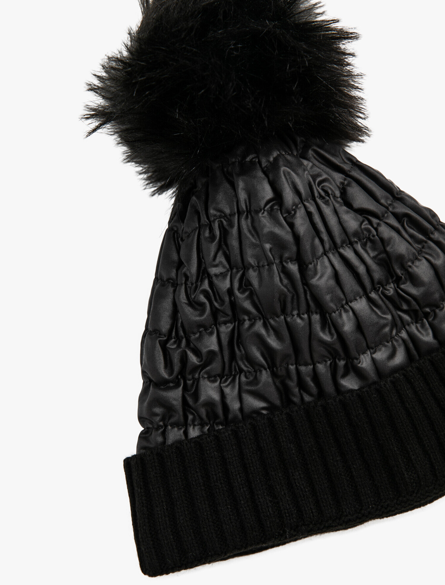  Kadın Ponpon Detaylı Bere