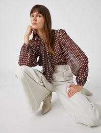Fular Yaka Puantiyeli Şifon Gömlek