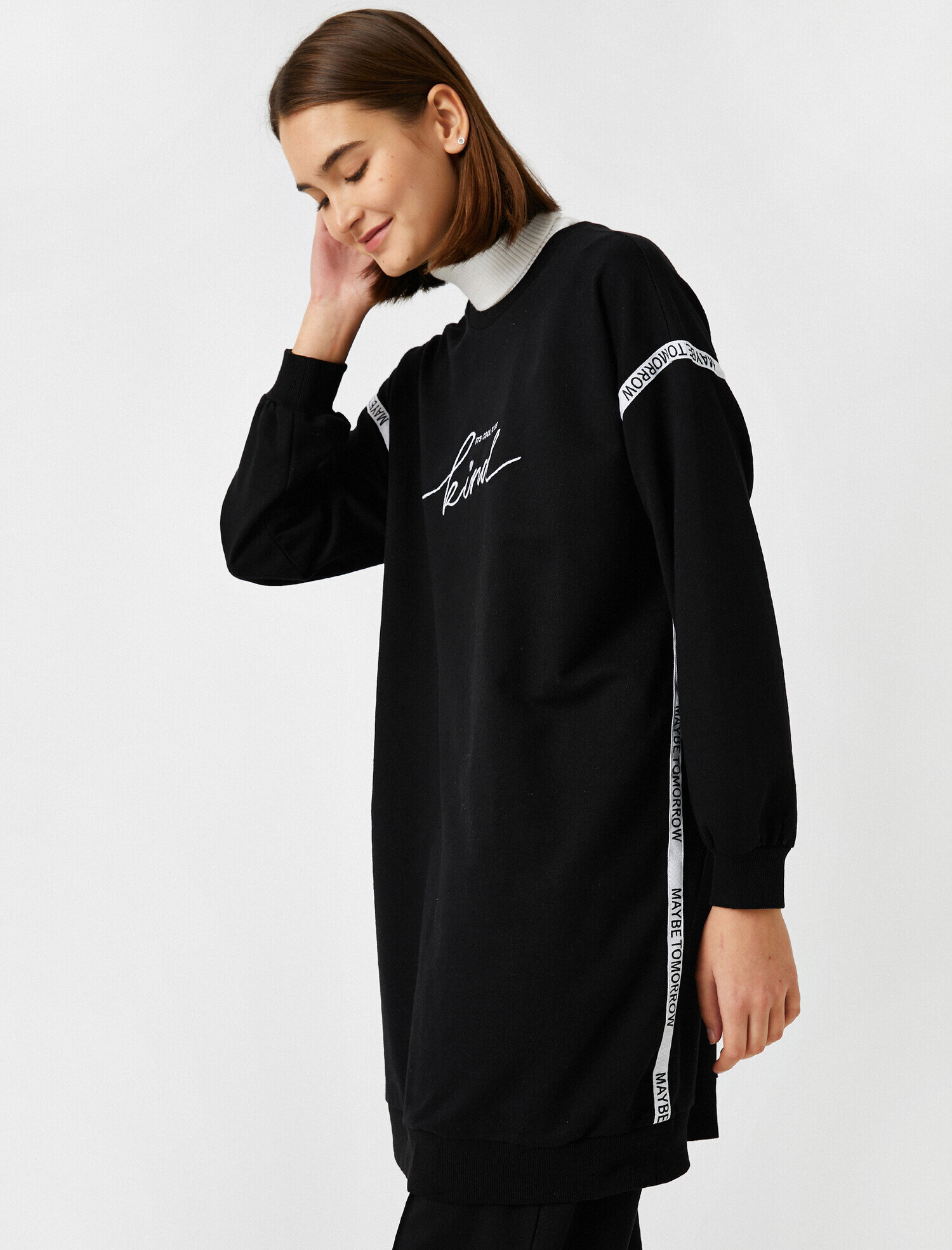   Balıkçı Yaka Yazılı Baskılı Sweatshirt