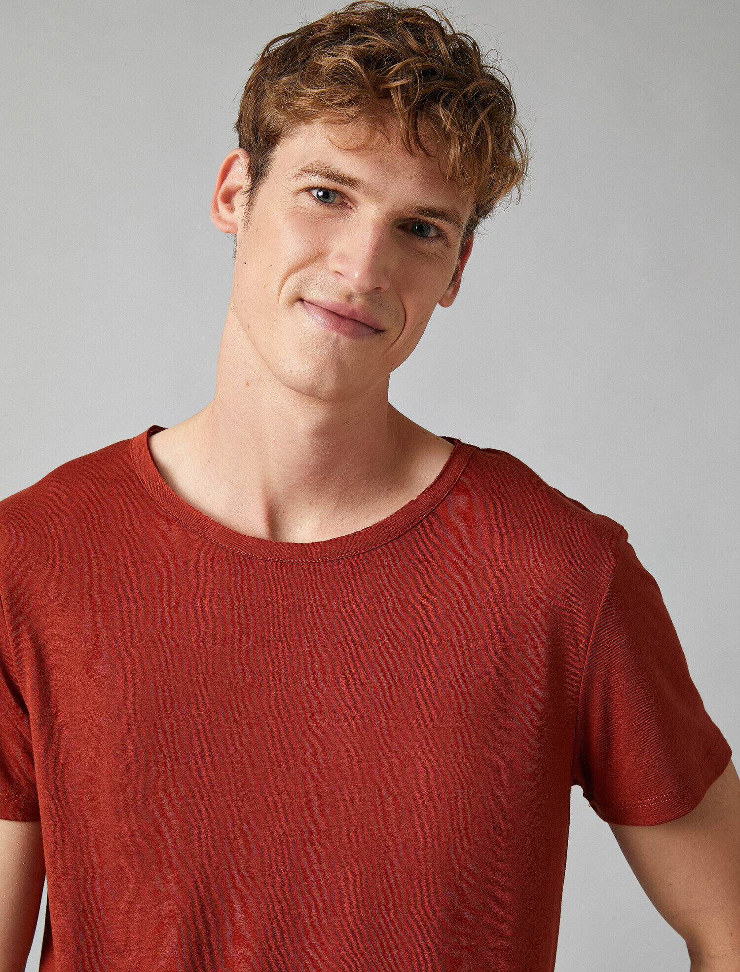   Bisiklet Yaka Kısa Kollu Tişört