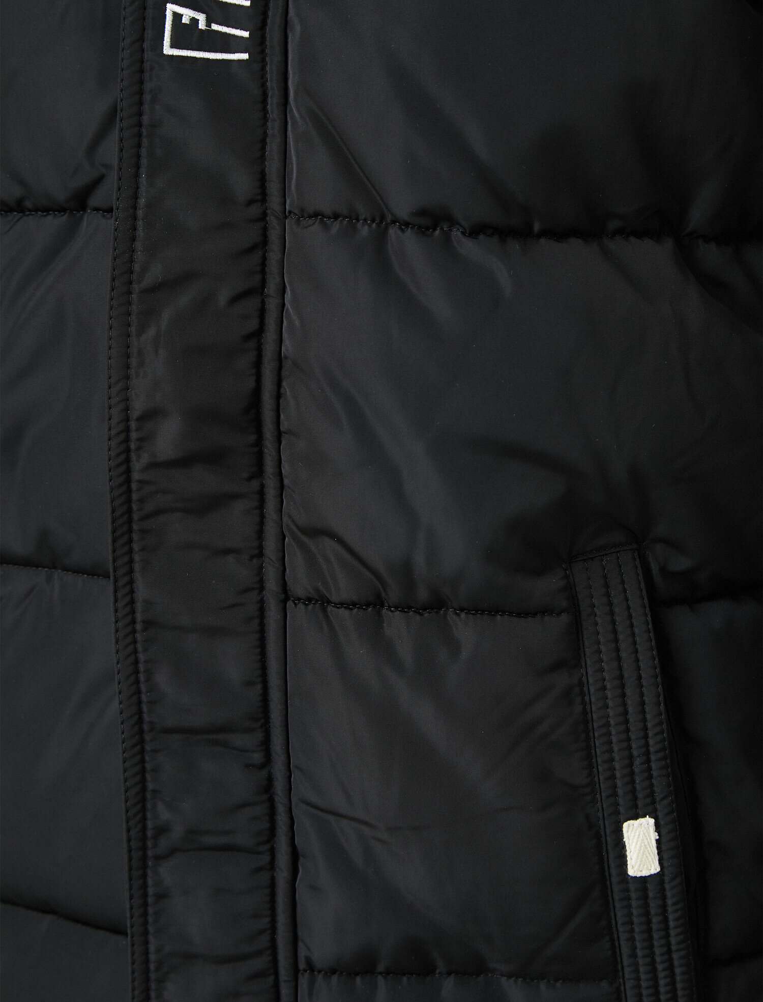   Kapüşonlu Baskılı Kaban