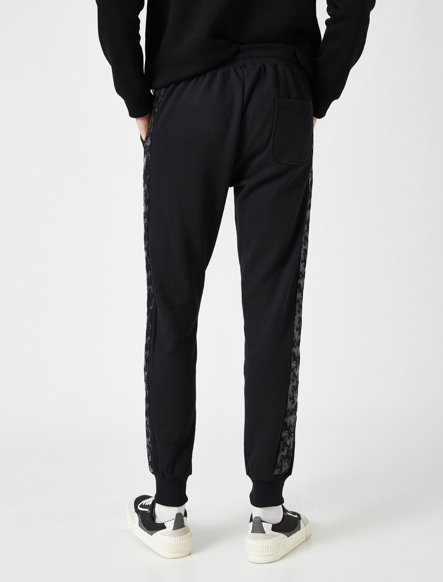   Normal Bel Cepli Şeritli Desenli Jogger Eşofman Altı