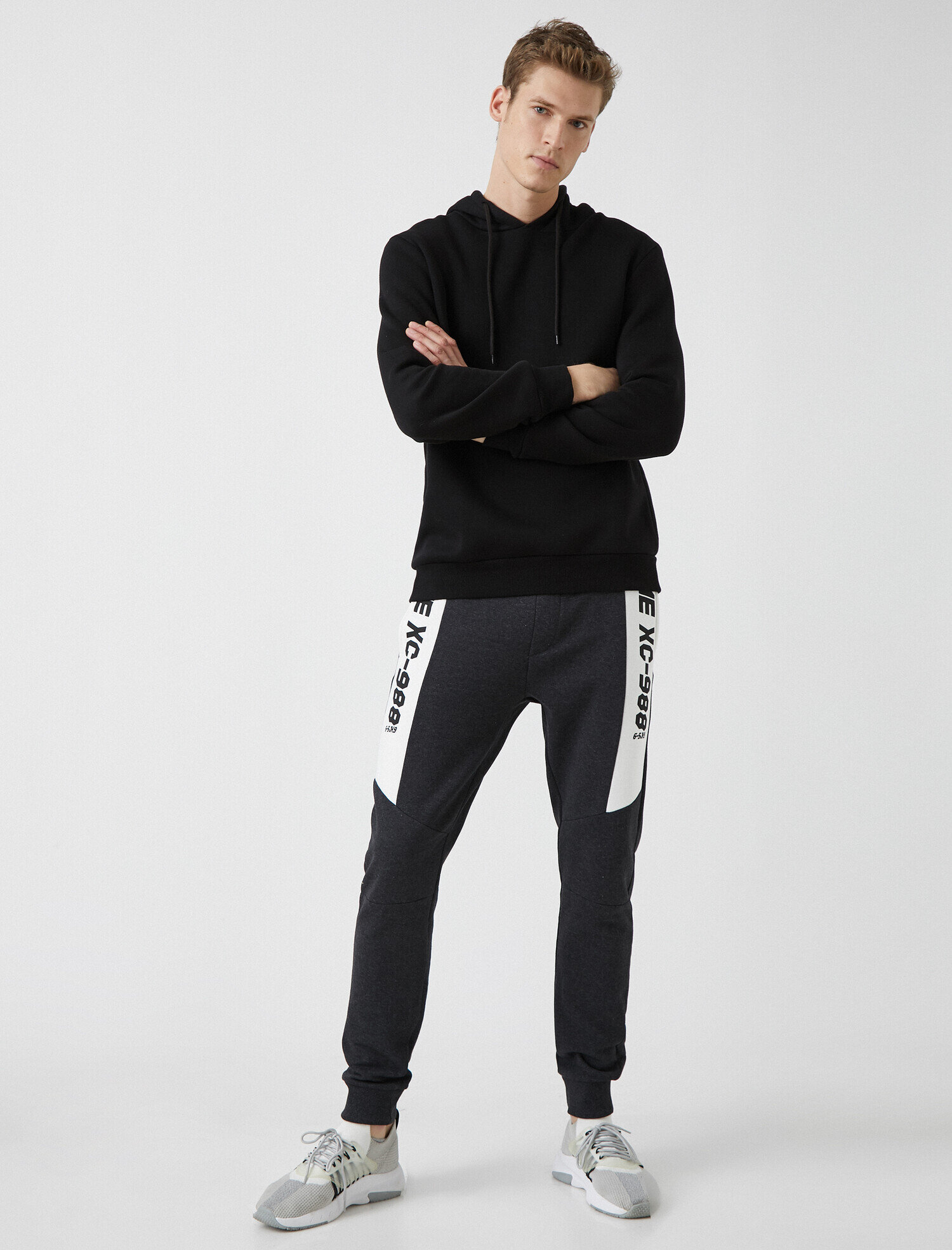   Beli Bağlamalı Baskılı Cepli Jogger Eşofman Altı