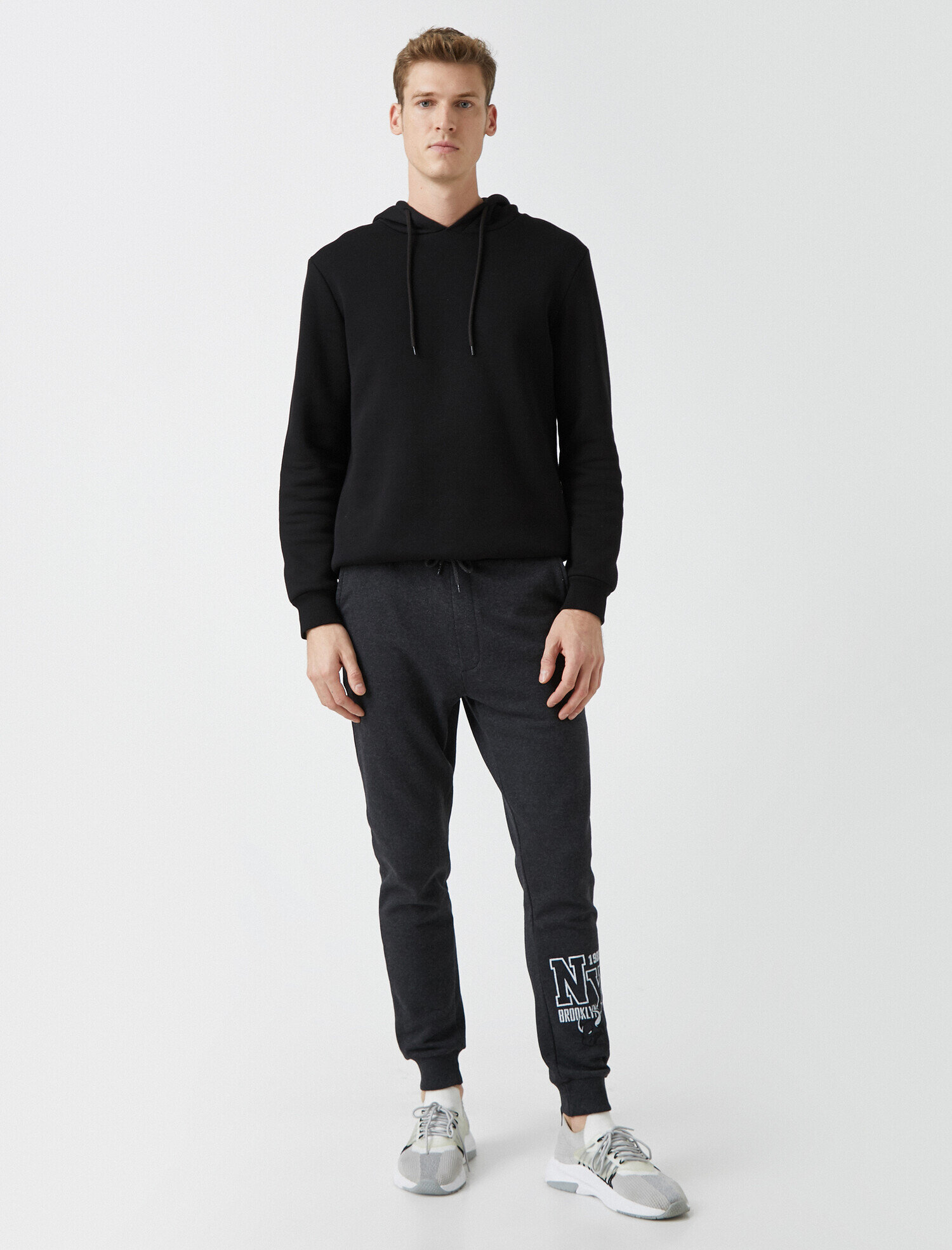   Beli Bağlamalı Pamuklu Yazılı Baskılı Jogger Eşofman Altı