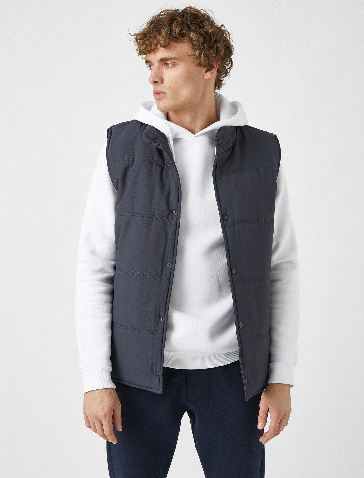   Dik Yaka Düğmeli Cepli Kalın Yelek