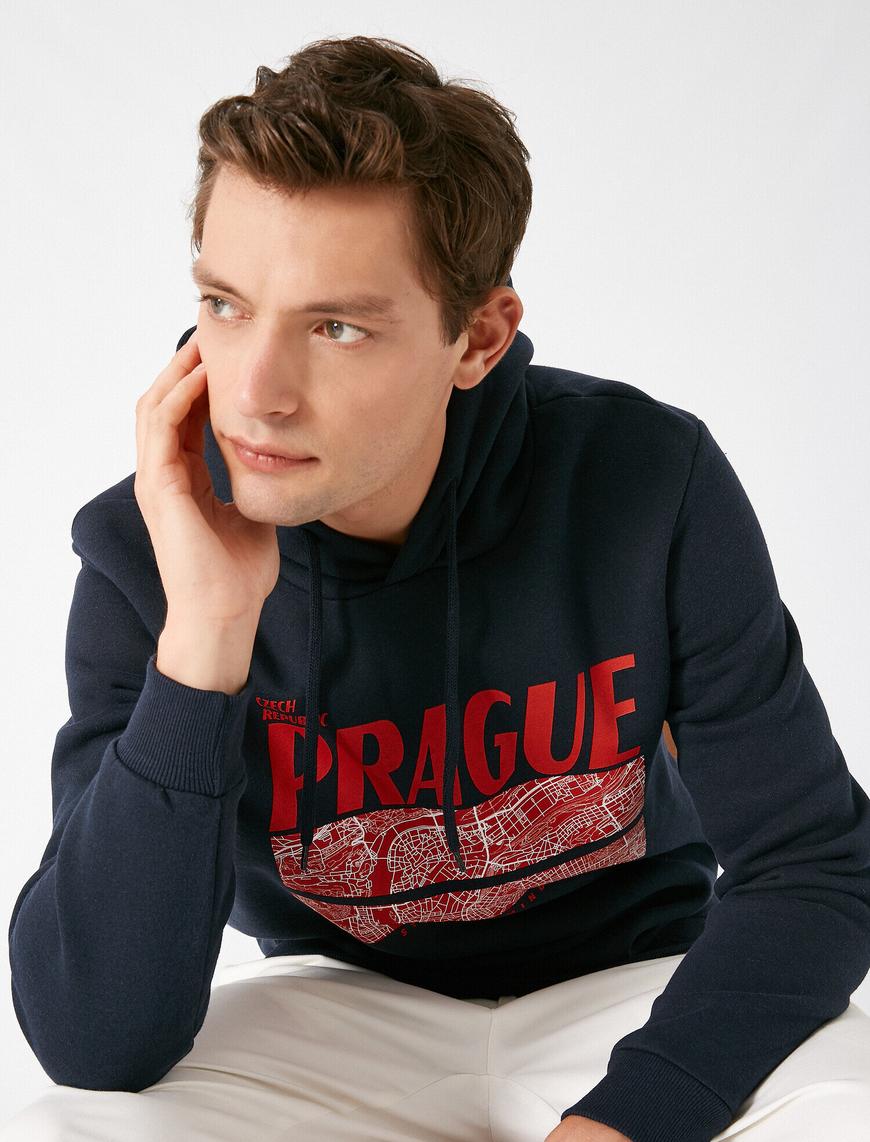   Kapüşonlu Uzun Kollu Baskılı Sweatshirt