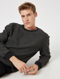 Klasik Kesim Bisiklet Yaka Uzun Kollu Kazak