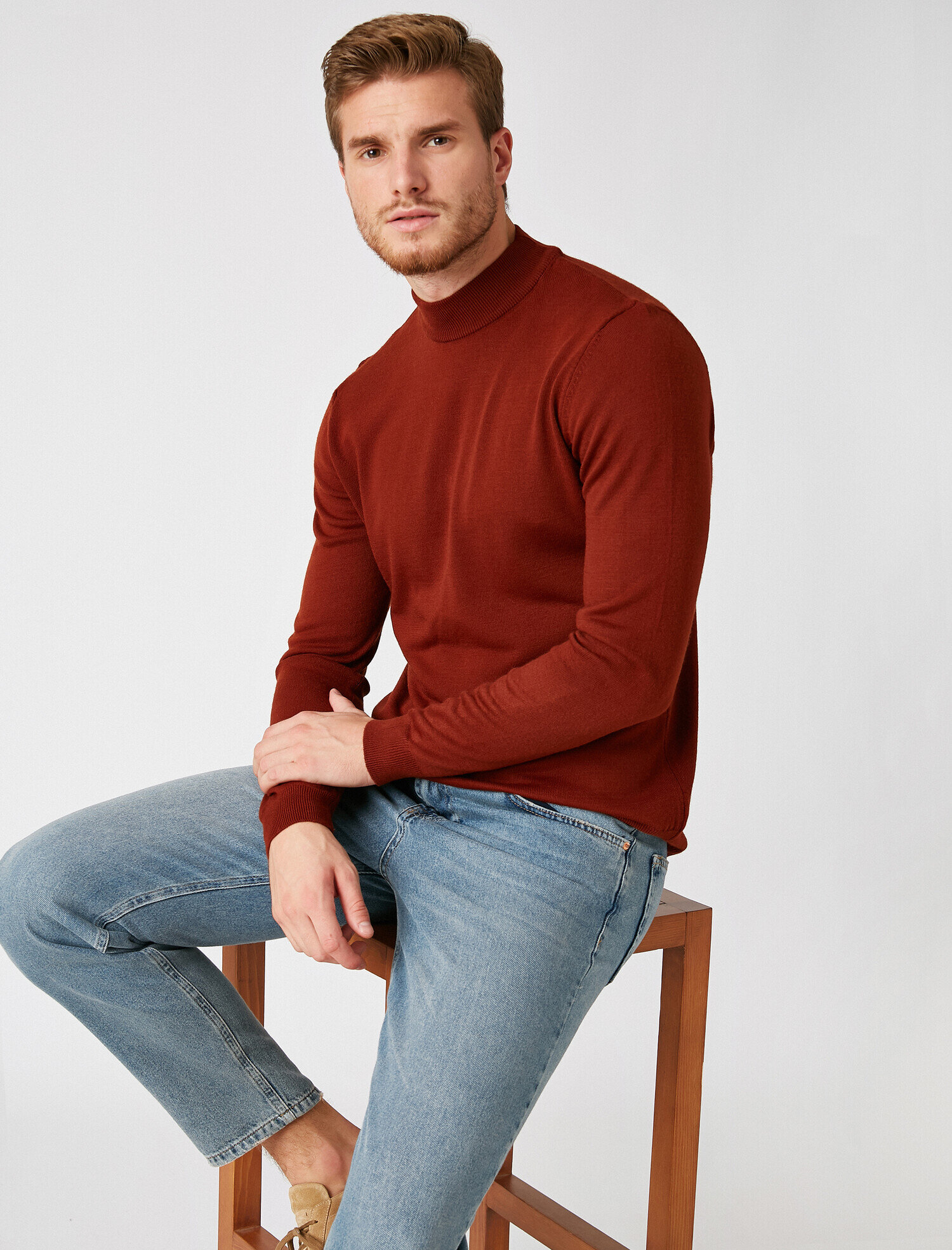   Uzun Kollu Dik Yaka Triko Kazak