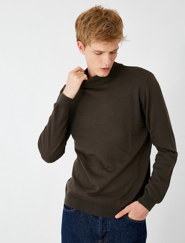  Uzun Kollu Dik Yaka Triko Kazak