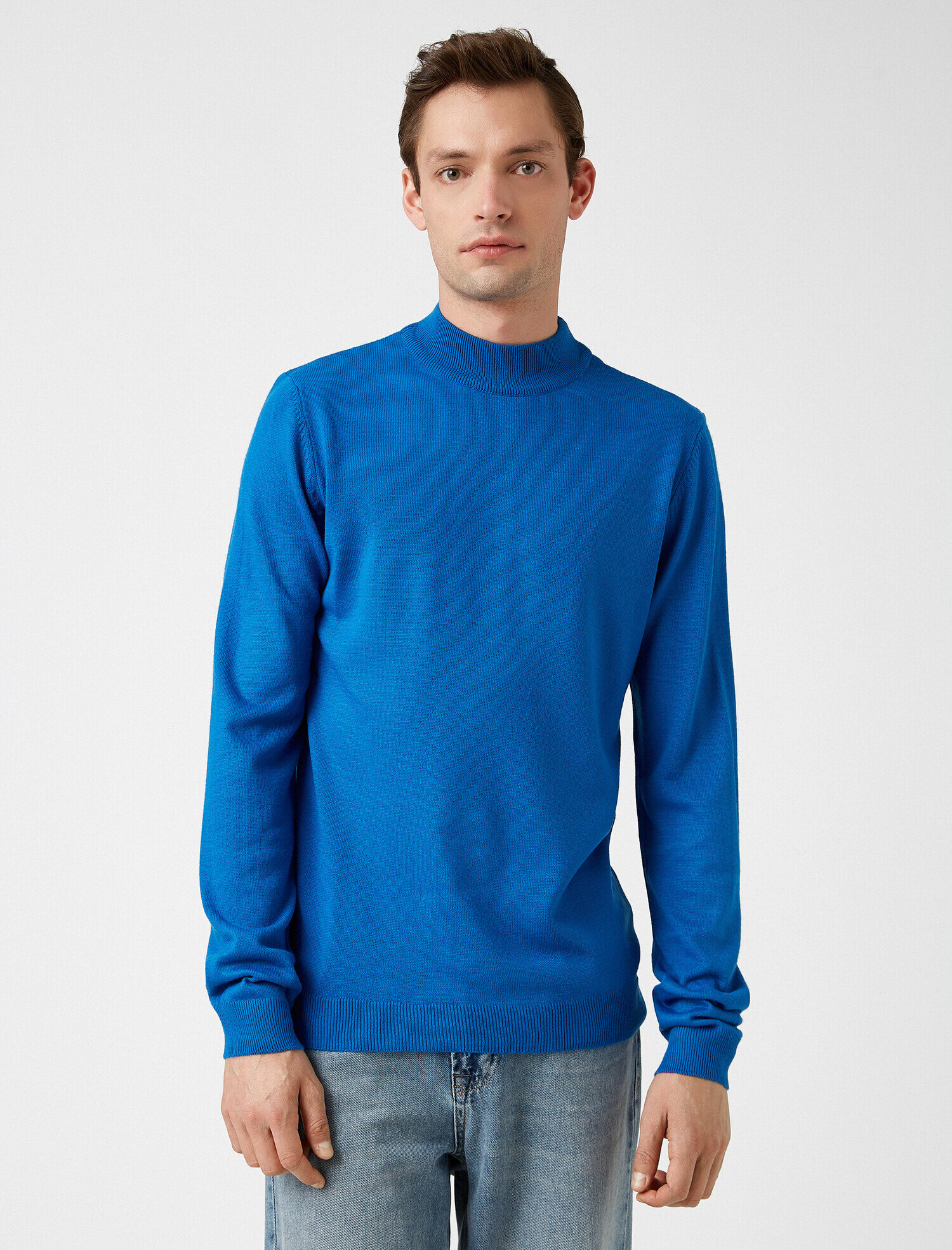   Uzun Kollu Dik Yaka Triko Kazak