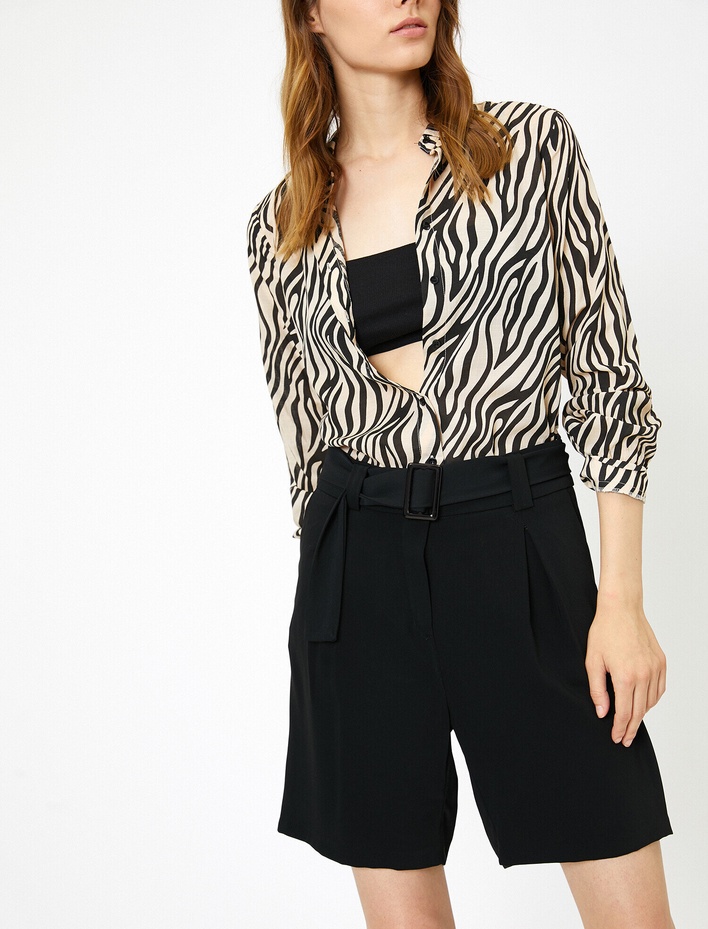  Kemer Detaylı Şort