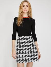 Yaka Detaylı Tişört