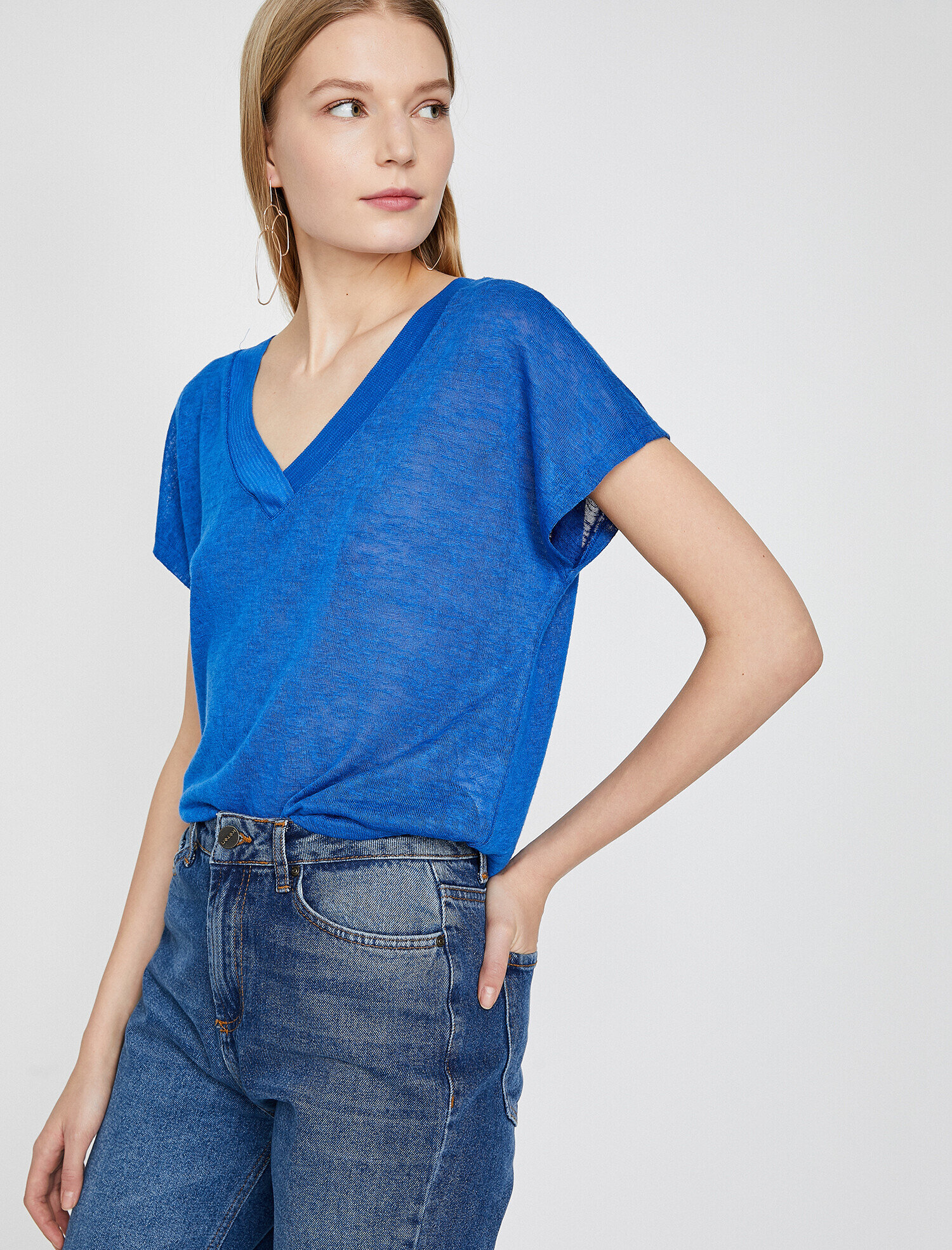   Keten Görünümlü V Yaka Tişört