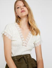 Dantel Detaylı Tişört