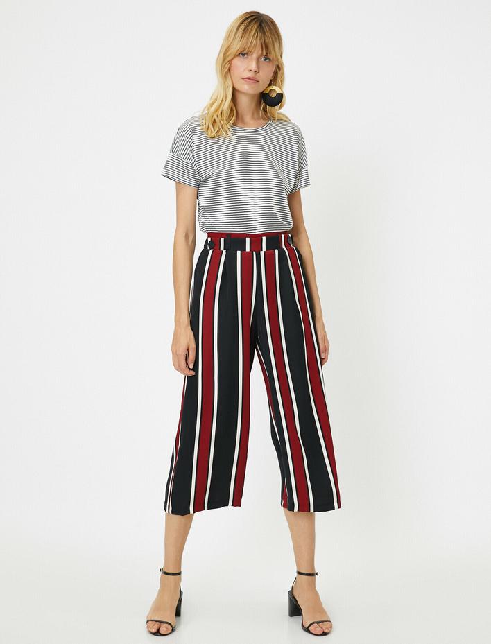  Düğme Detaylı Pantolon