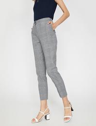 Düğme Detaylı Pantolon