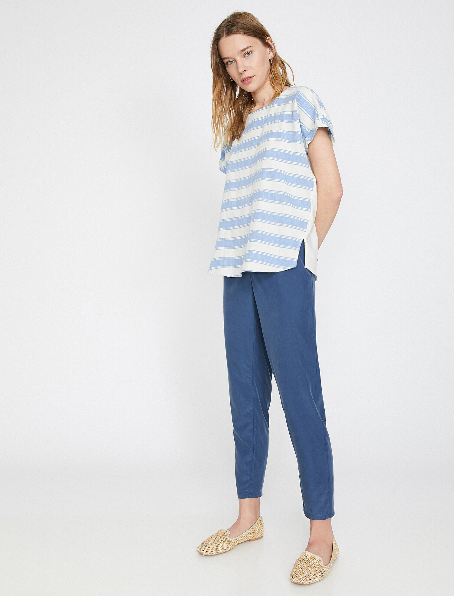   Normal Bel Pilili Dökümlü Pantolon