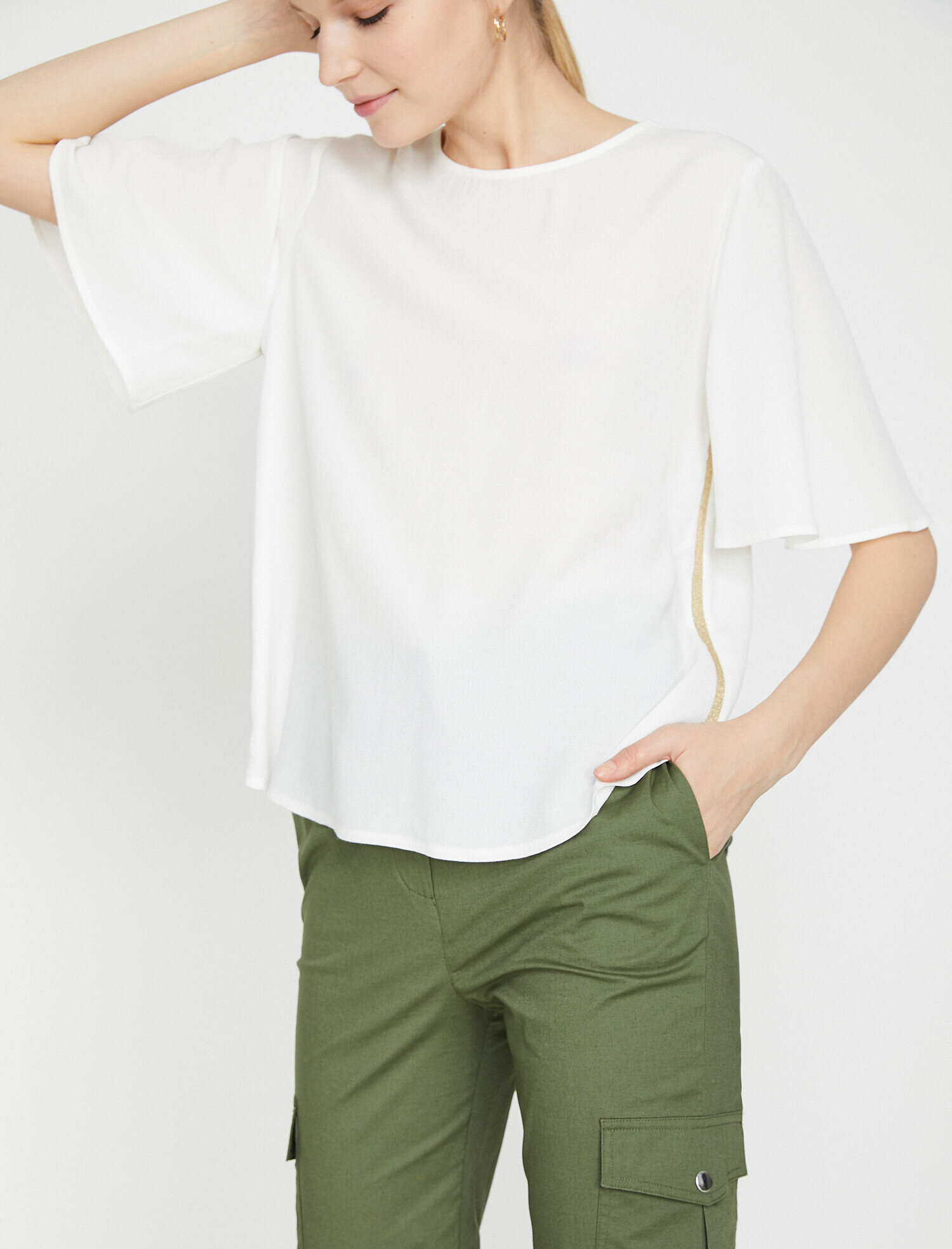   Şerit Detaylı Bluz