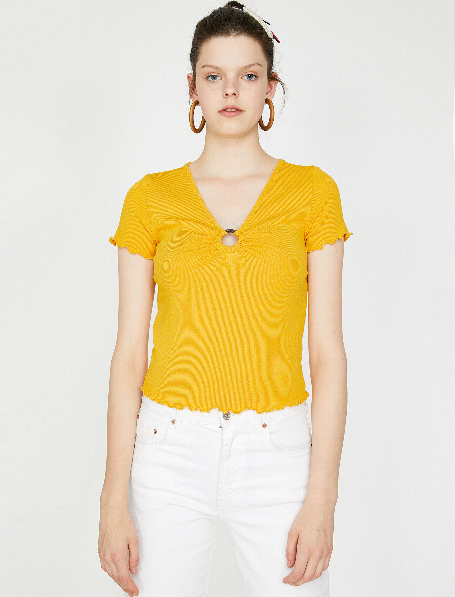   Toka Detaylı Tişört