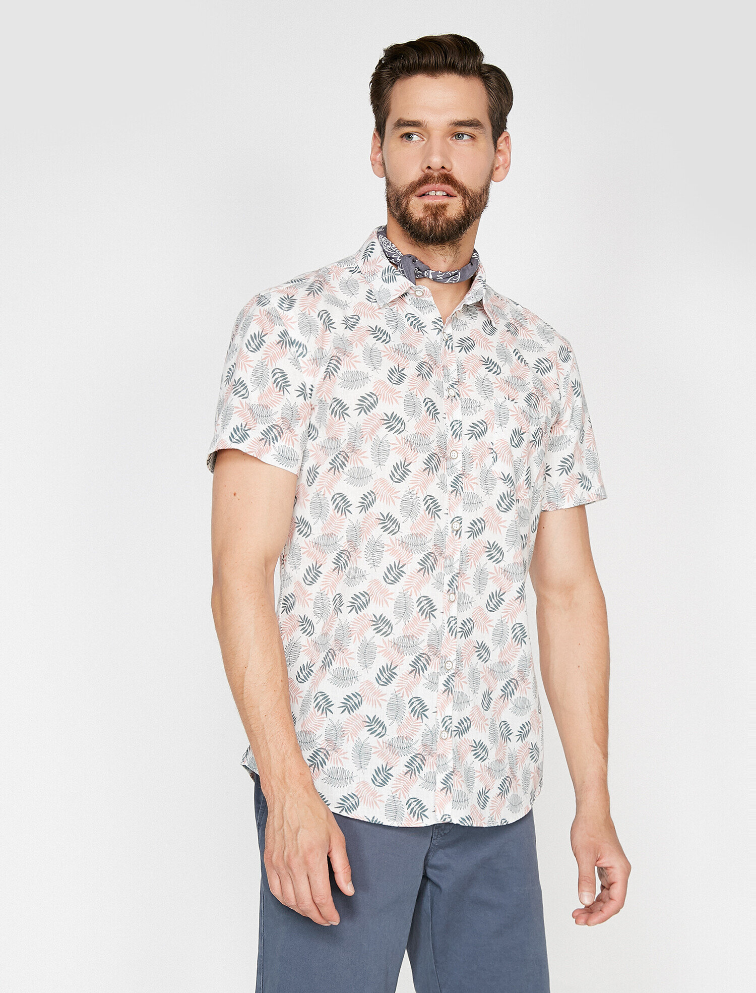   Yaprak Desenli Tek Cepli Kısa Kollu Gömlek