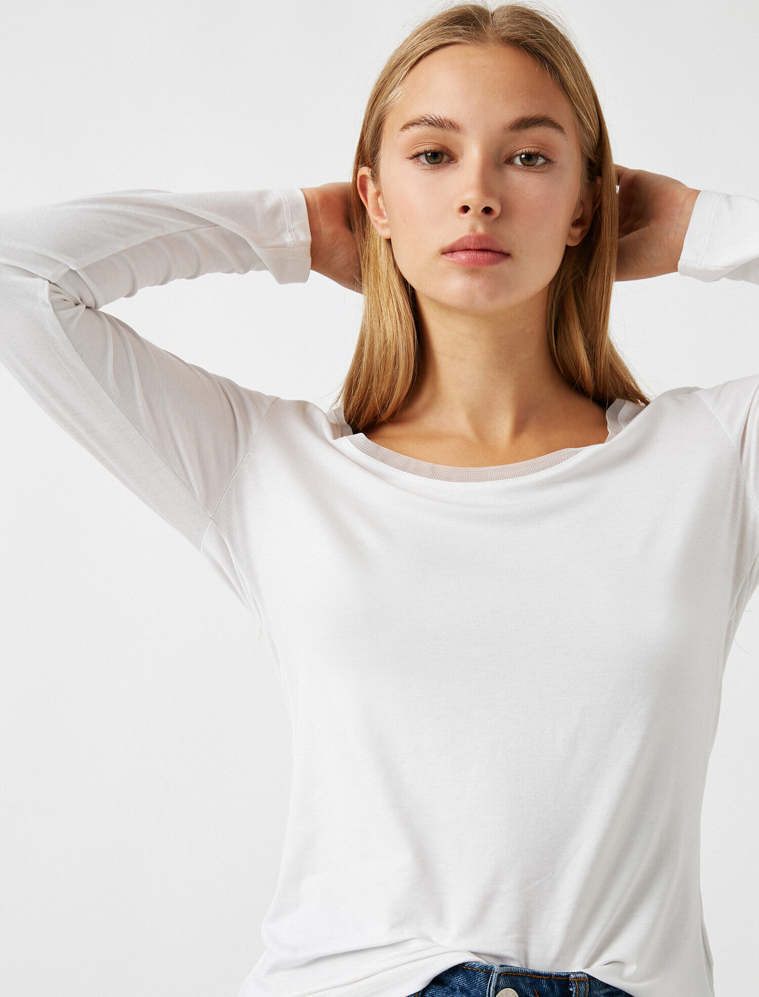   Uzun Kollu Tişört Tül Detaylı Yuvarlak Yaka