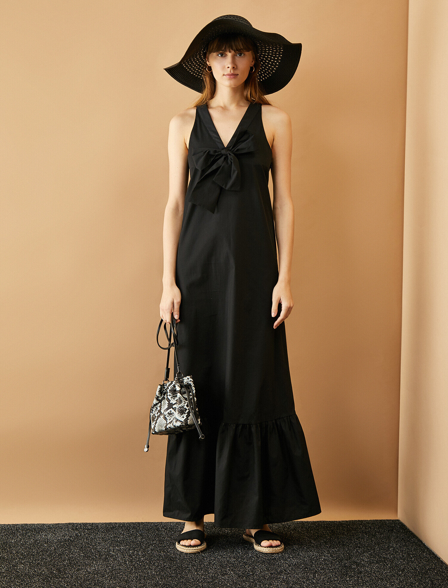   Fırfır Detaylı Elbise