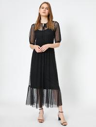 Tül Detaylı Kısa Kollu Uzun Elbise