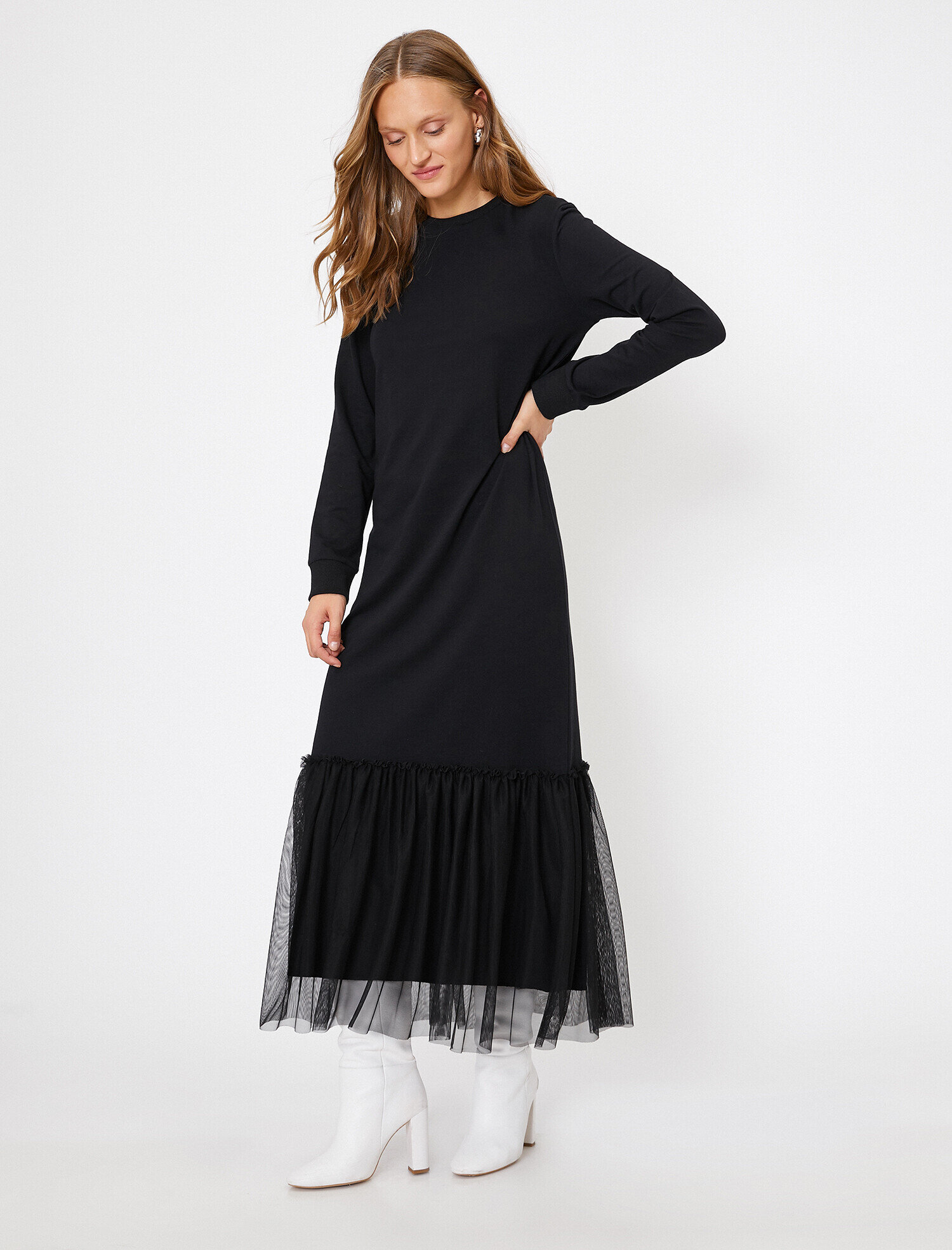   Tül Detaylı Elbise