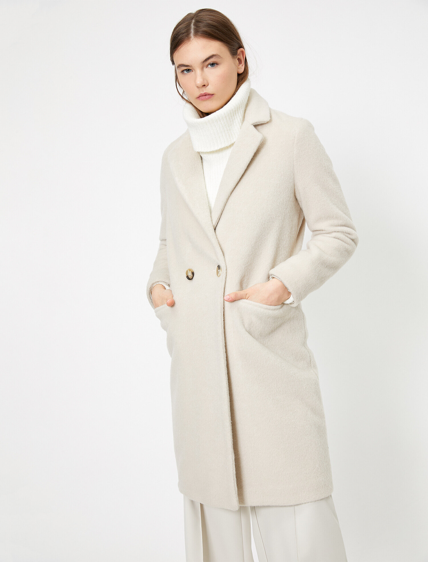   Düğme Detaylı Kaban