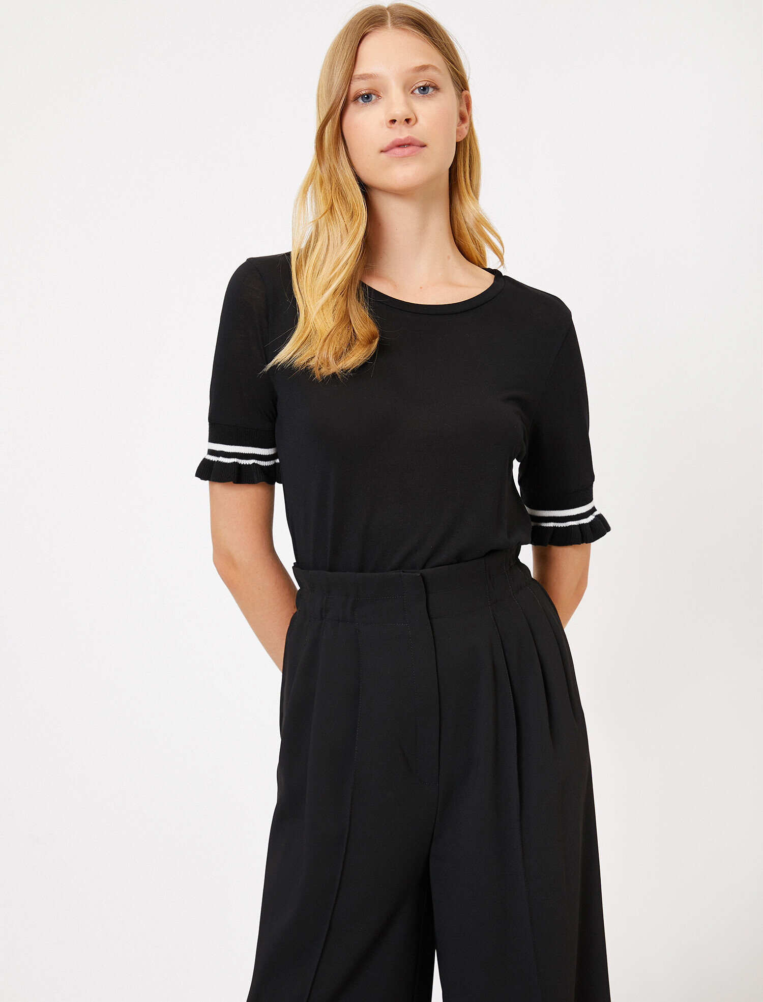   Kol Detaylı Tişört