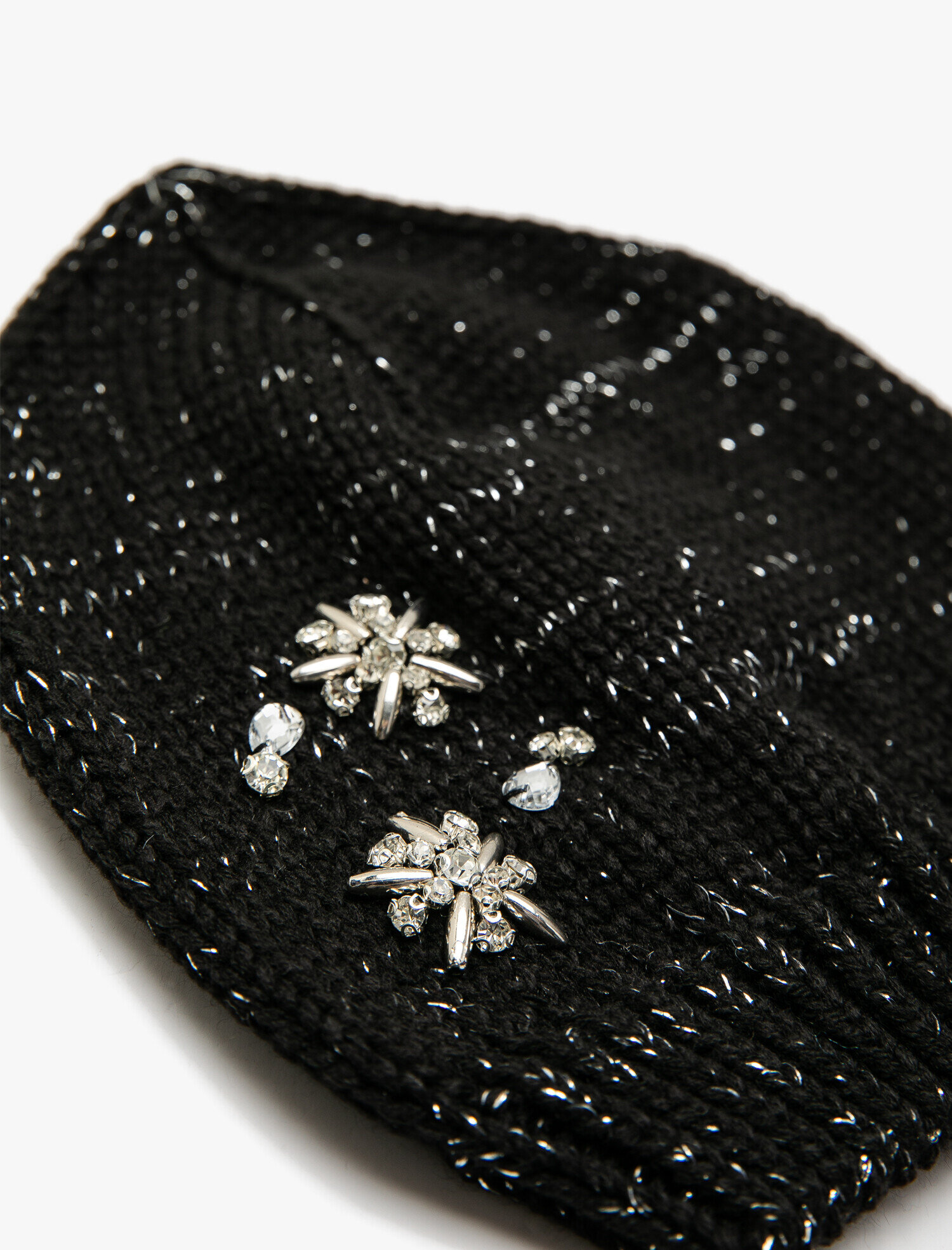  Kadın Taş Detayı Bere