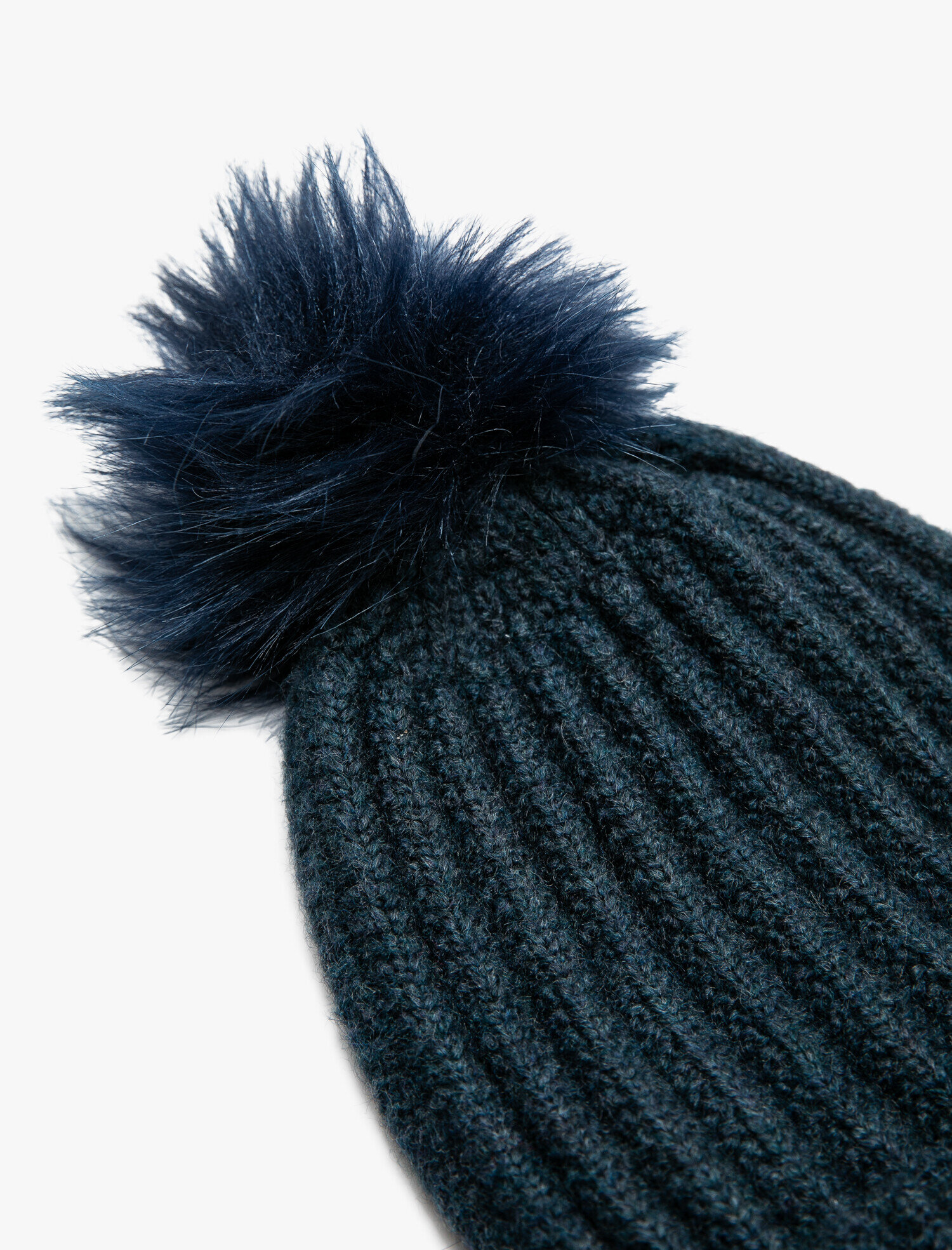  Kadın Ponpon Detaylı Bere