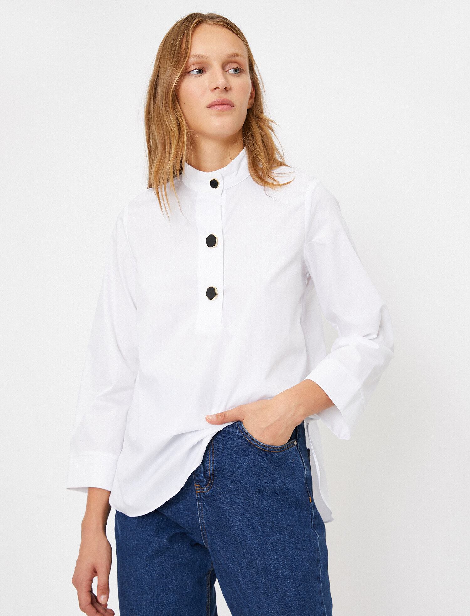 Düğme Detaylı Bluz