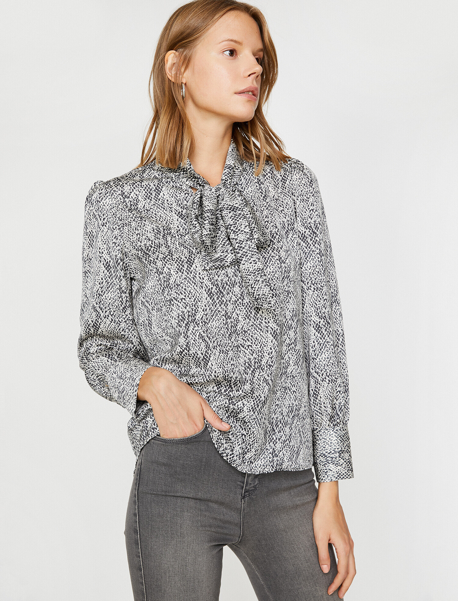   Yılan Derisi Desenli Bluz