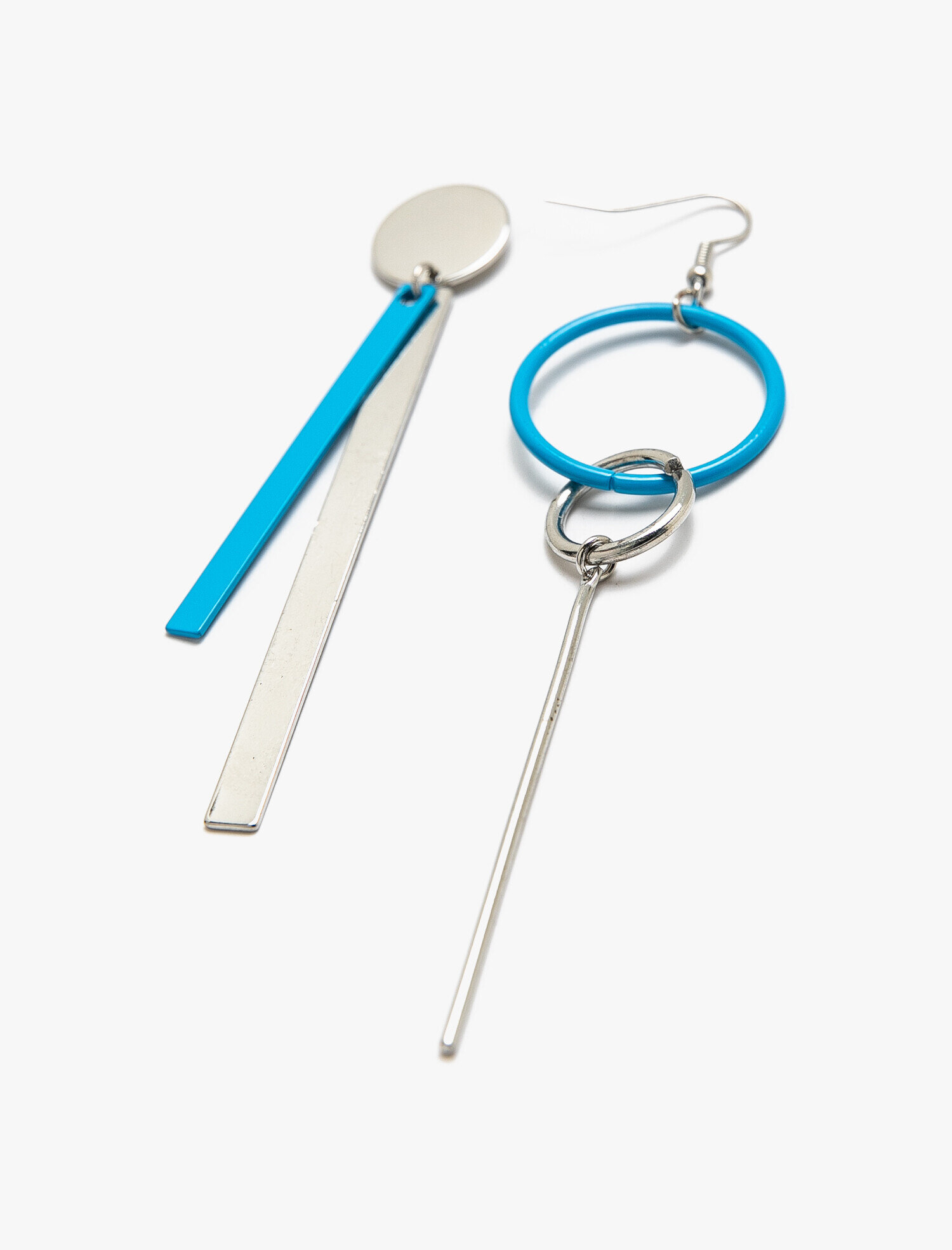  Kadın Metalik Küpe